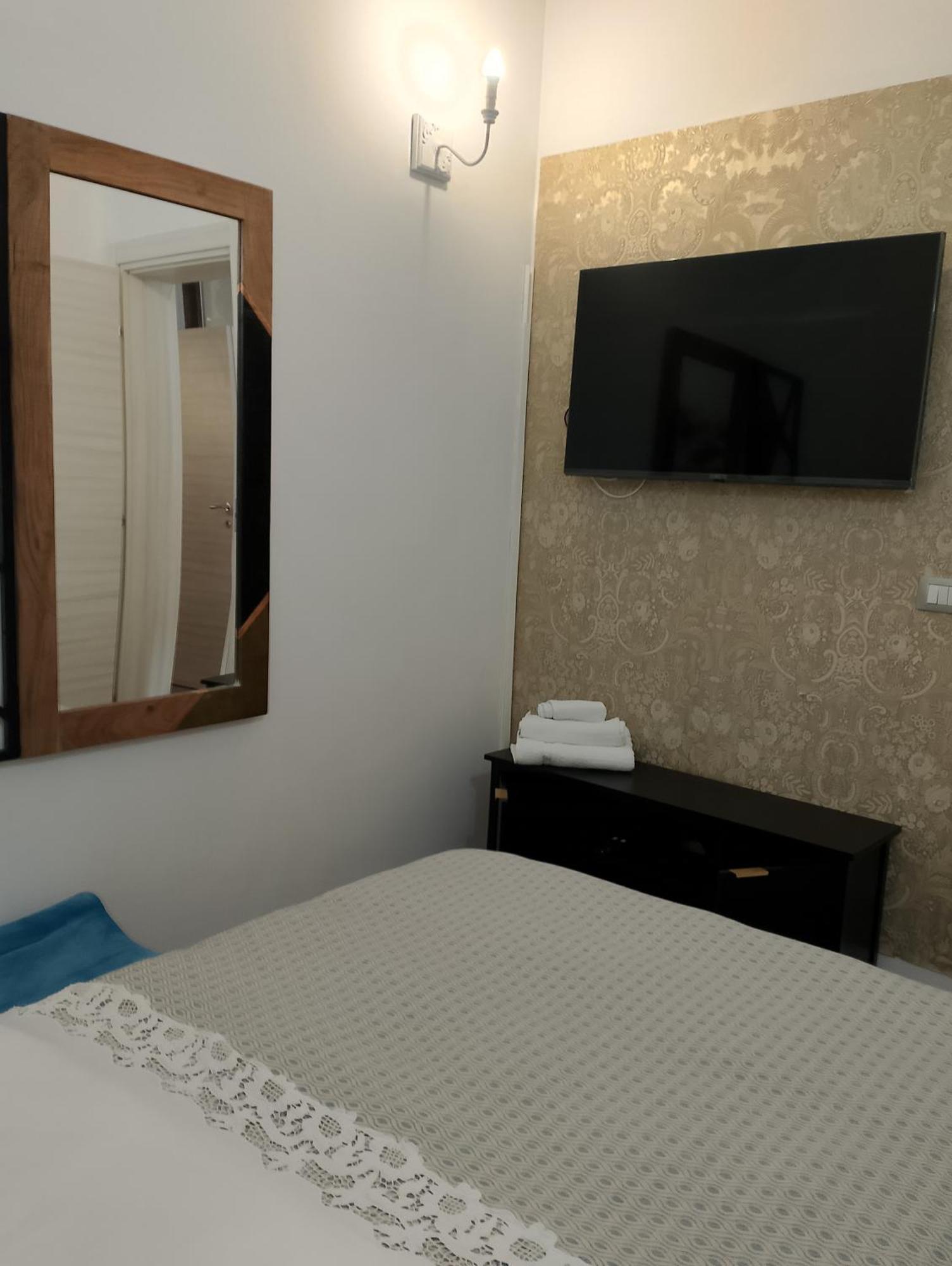 Leodi Panzió Lecce Kültér fotó